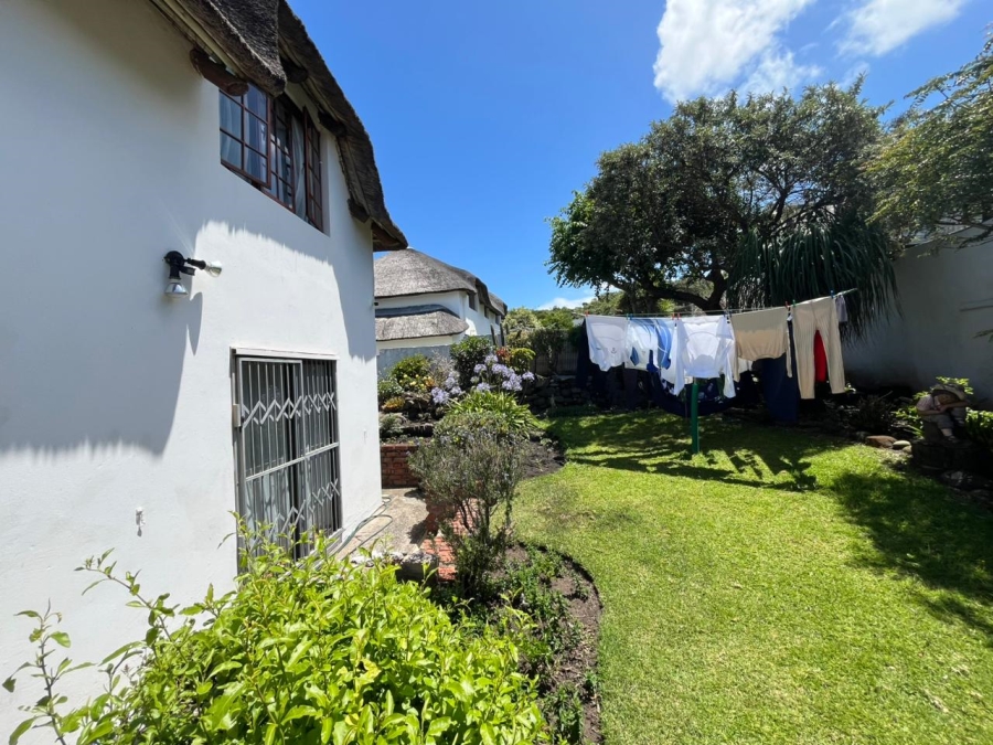 3 Bedroom Property for Sale in Cove Rock Eastern Cape